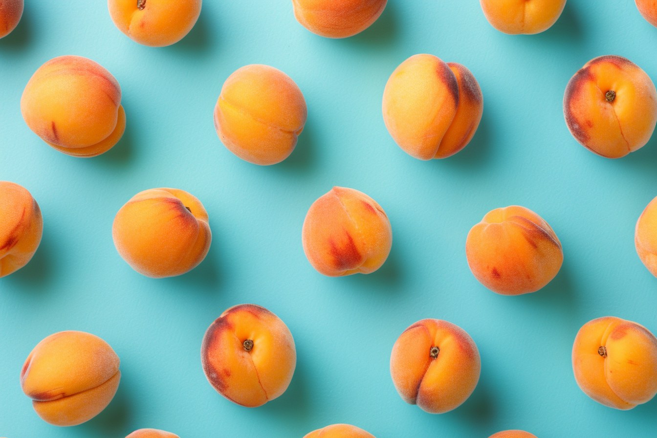 Image gratuite Abricots sur fond bleu pastel 1