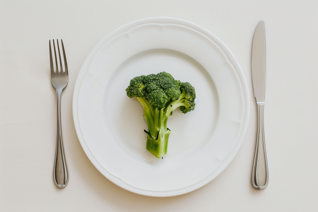 Image gratuite Brocoli sur assiette blanche 1