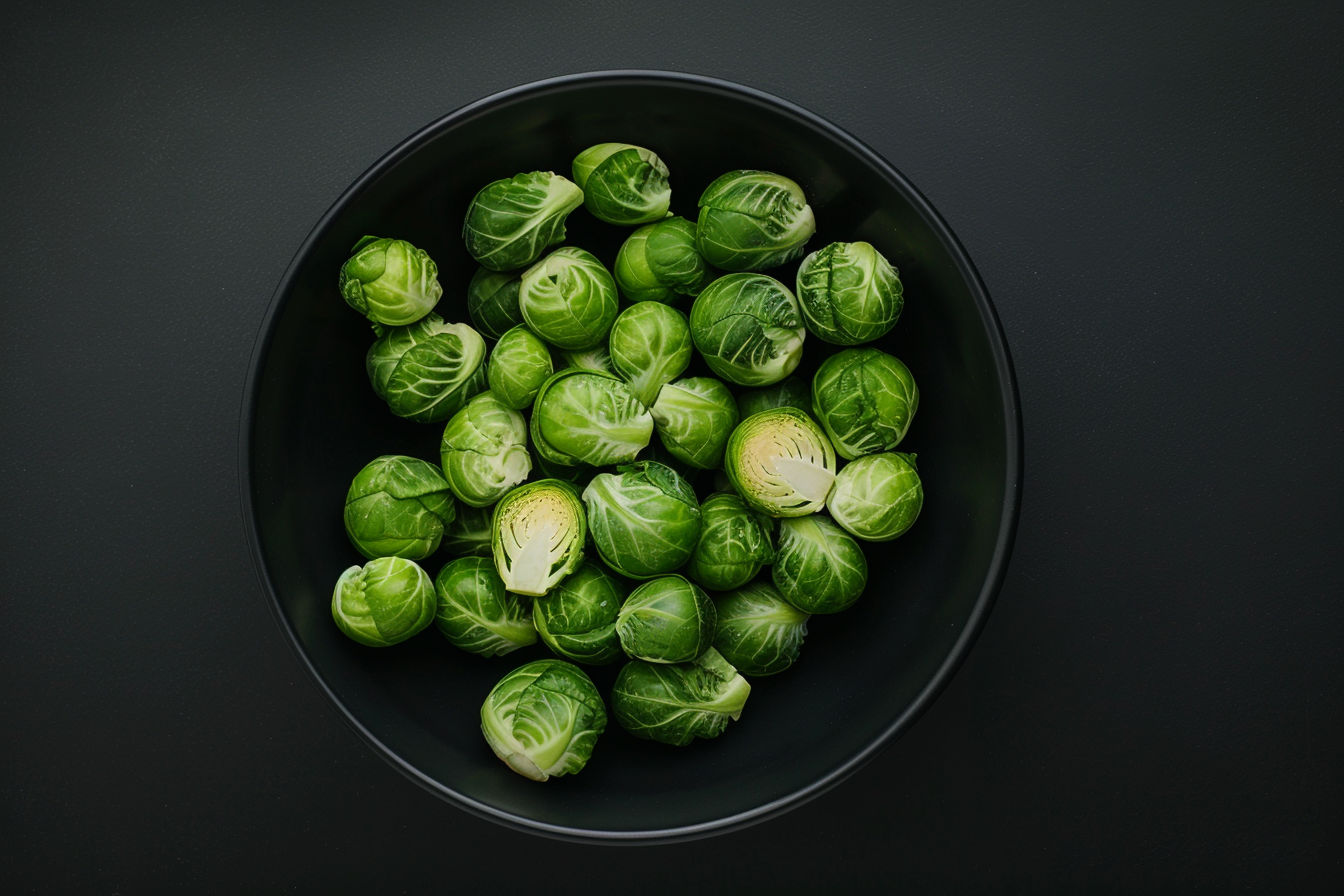 Image gratuite Choux de Bruxelles dans bol noir 2