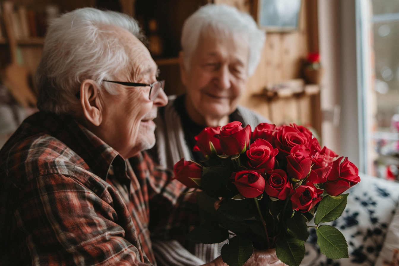 Image gratuite Homme âgé, bouquet roses, femme, salon chaleureux 2