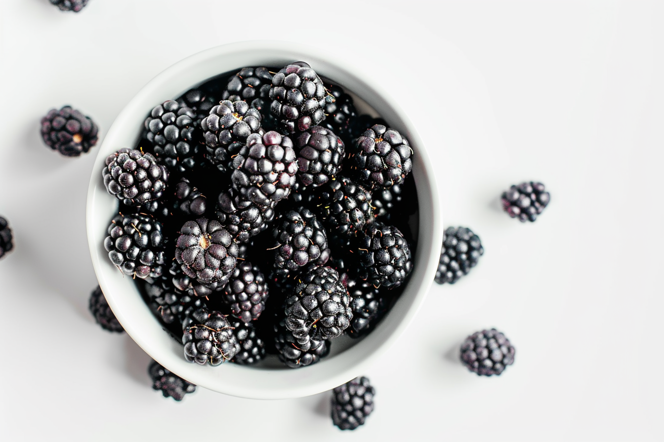 Image gratuite Mûres dans bol blanc 1