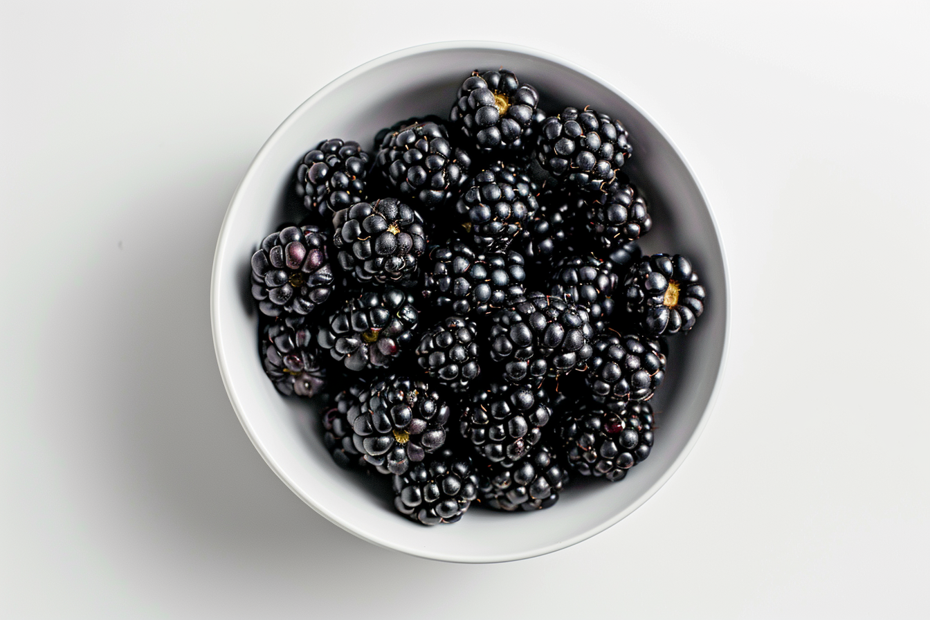 Image gratuite Mûres dans bol blanc 2