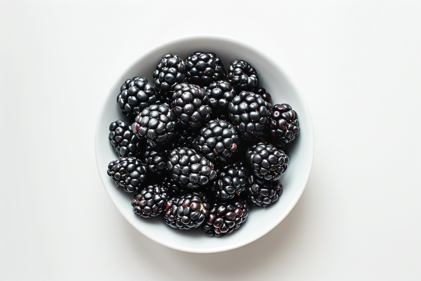 Image gratuite Mûres dans bol blanc 6