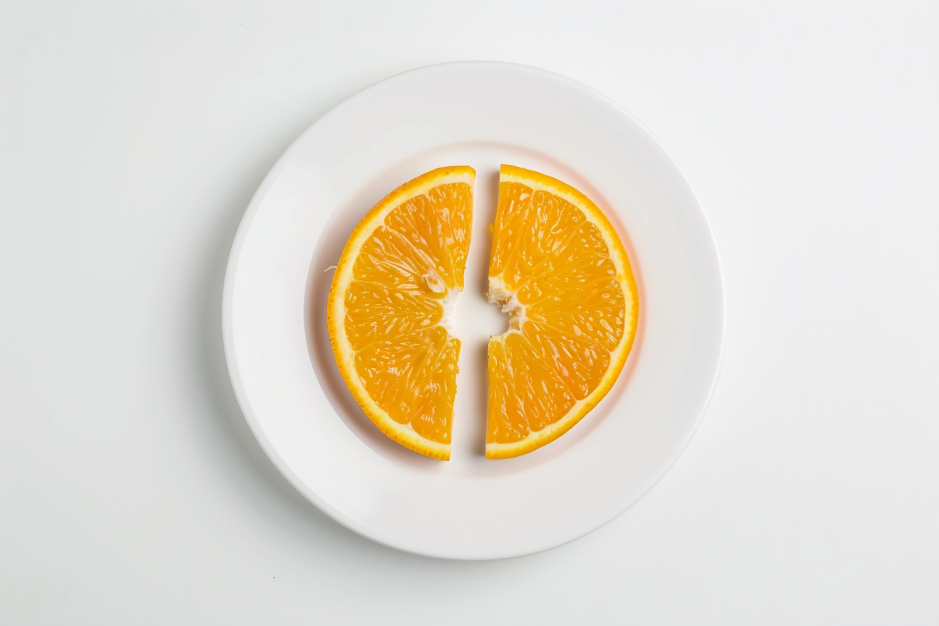 Image gratuite Orange sur assiette blanche 4