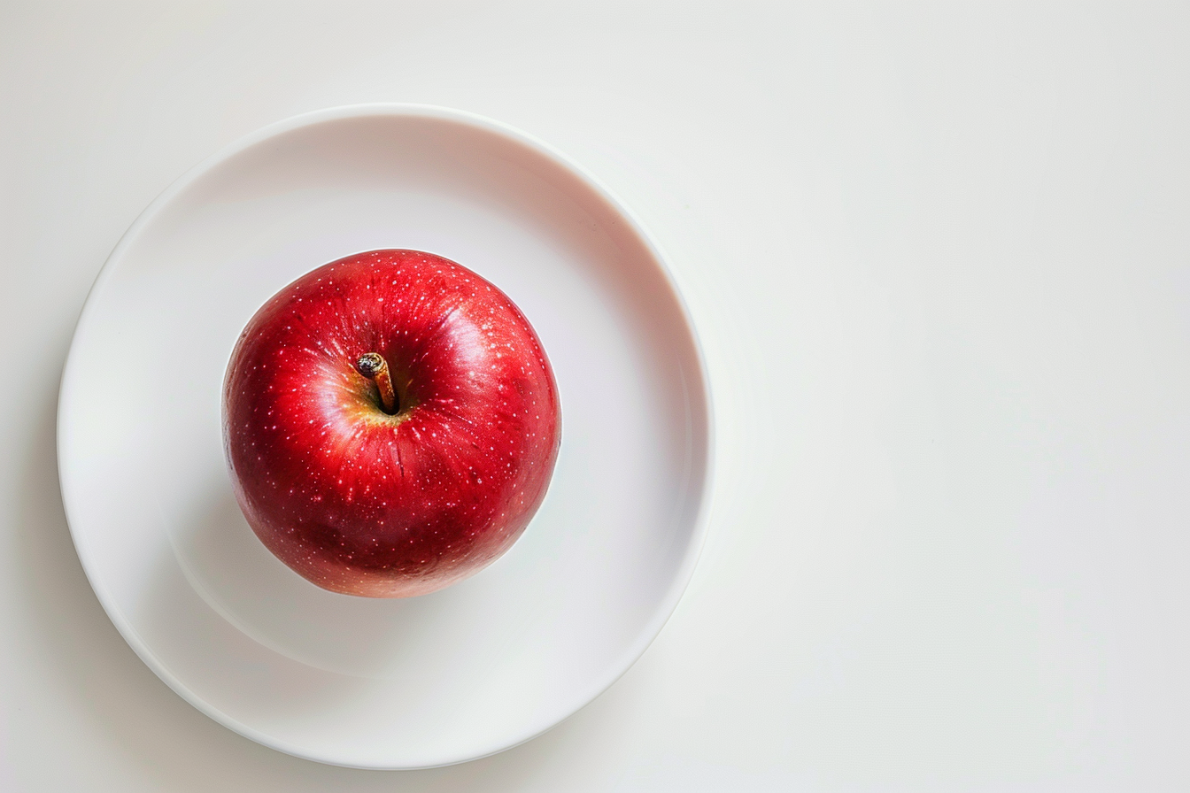 Image gratuite Pomme sur assiette blanche 4